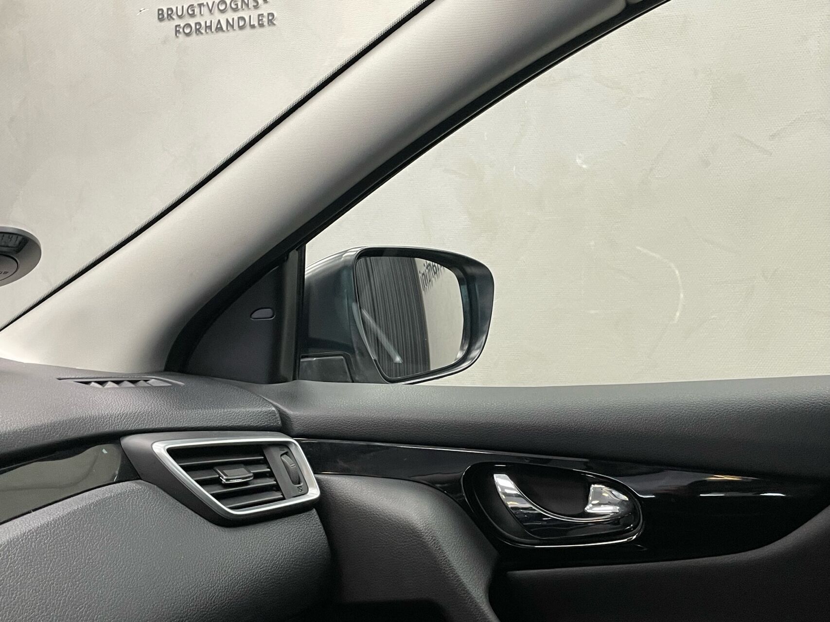 Hvid Nissan Qashqai fra 2020