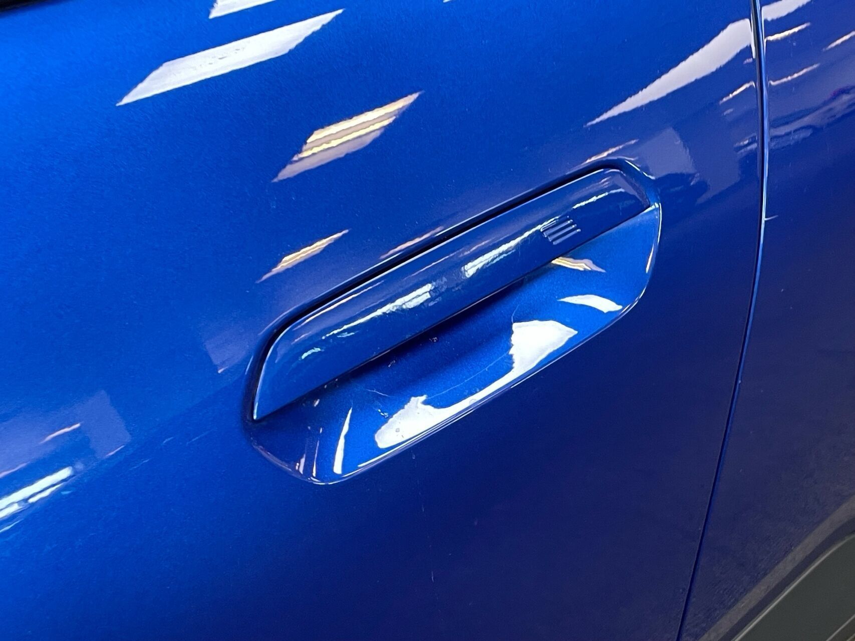 Blå Mini Aceman fra 2025