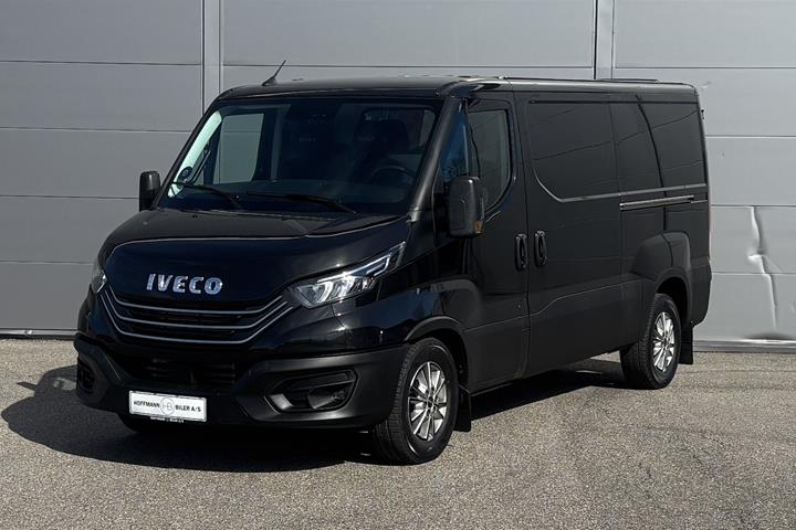 Sort Iveco Daily fra 2024