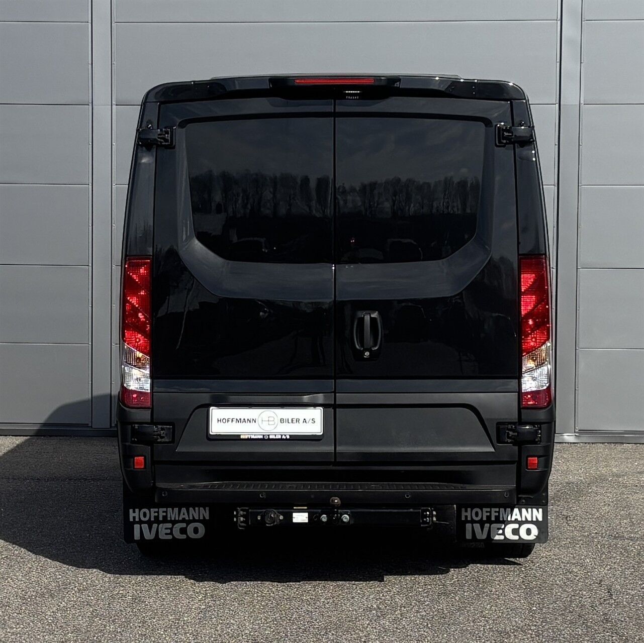 Sort Iveco Daily fra 2024