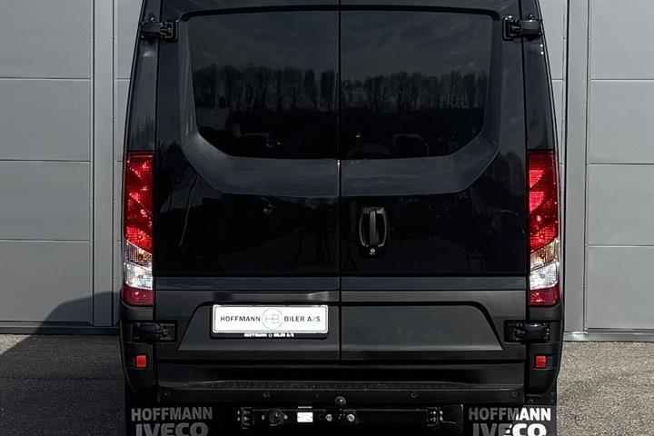 Sort Iveco Daily fra 2024