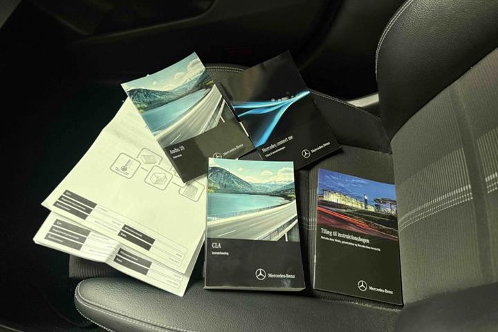 Sort Mercedes CLA200 fra 2016