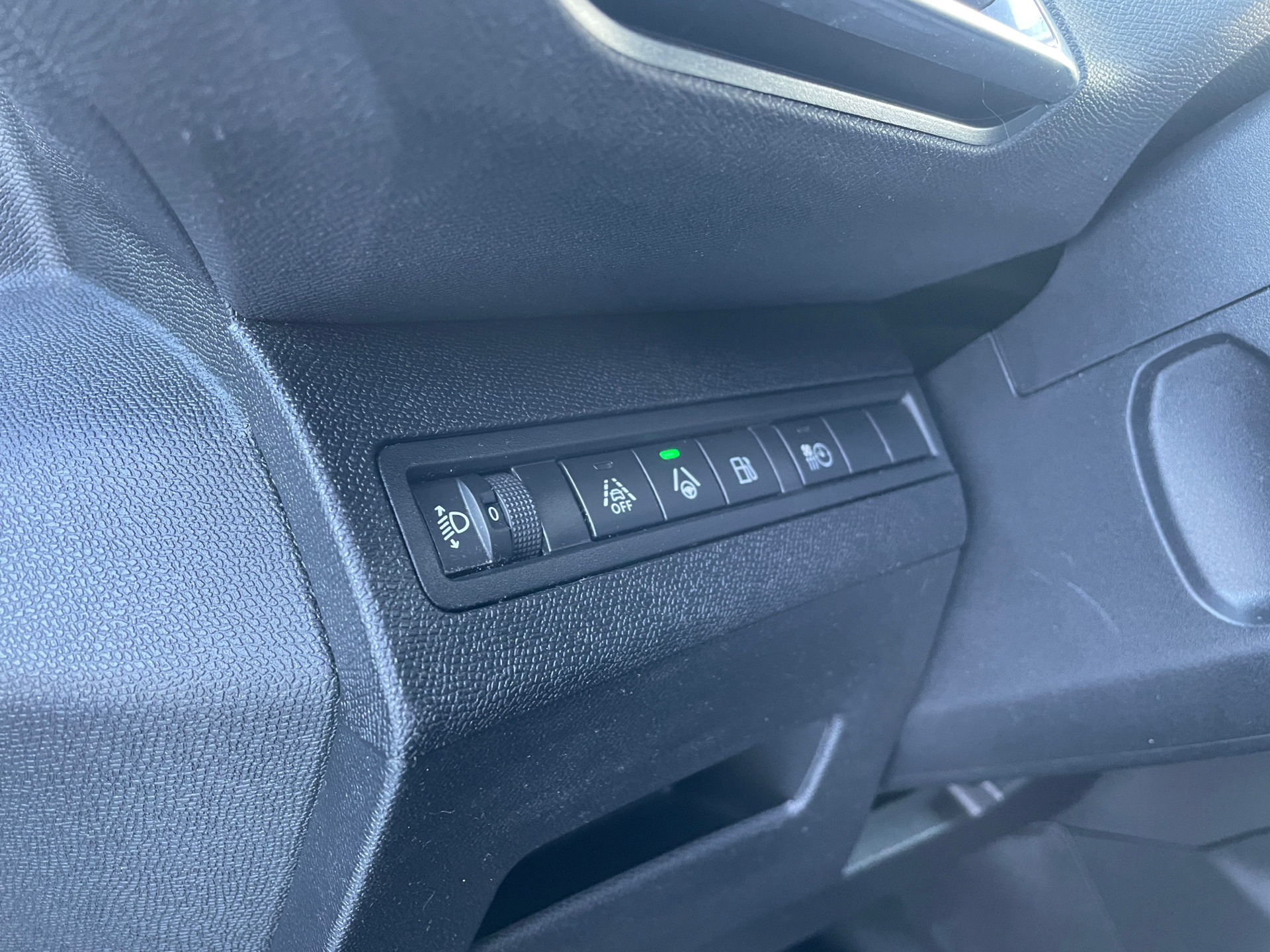 Grå Peugeot 3008 fra 2020