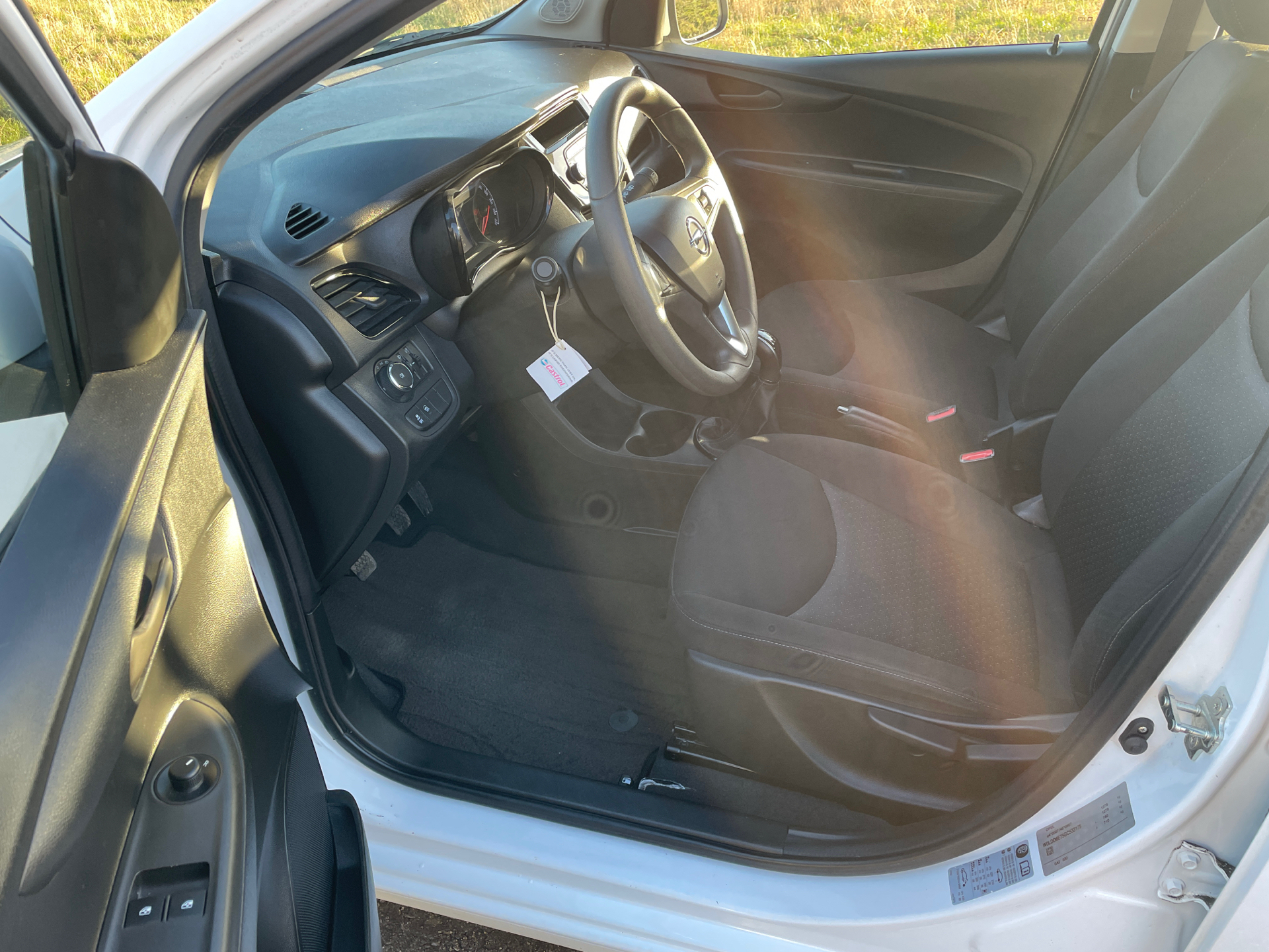 Hvid Opel Karl fra 2015