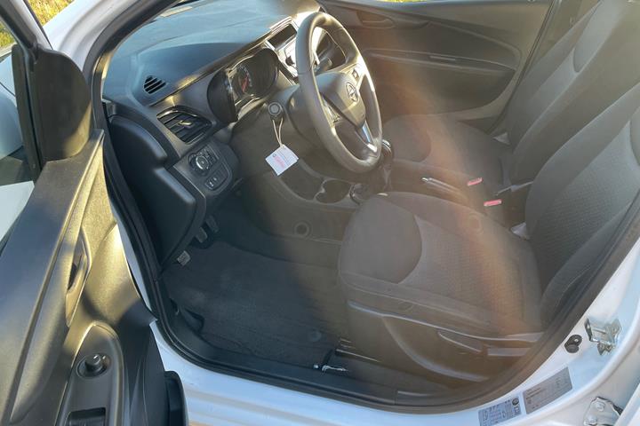 Hvid Opel Karl fra 2015