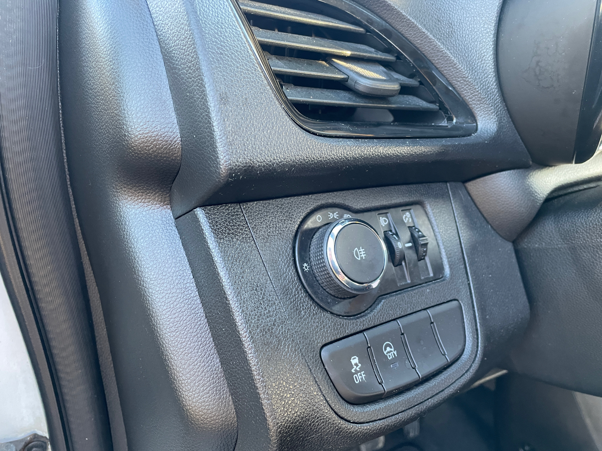 Hvid Opel Karl fra 2015