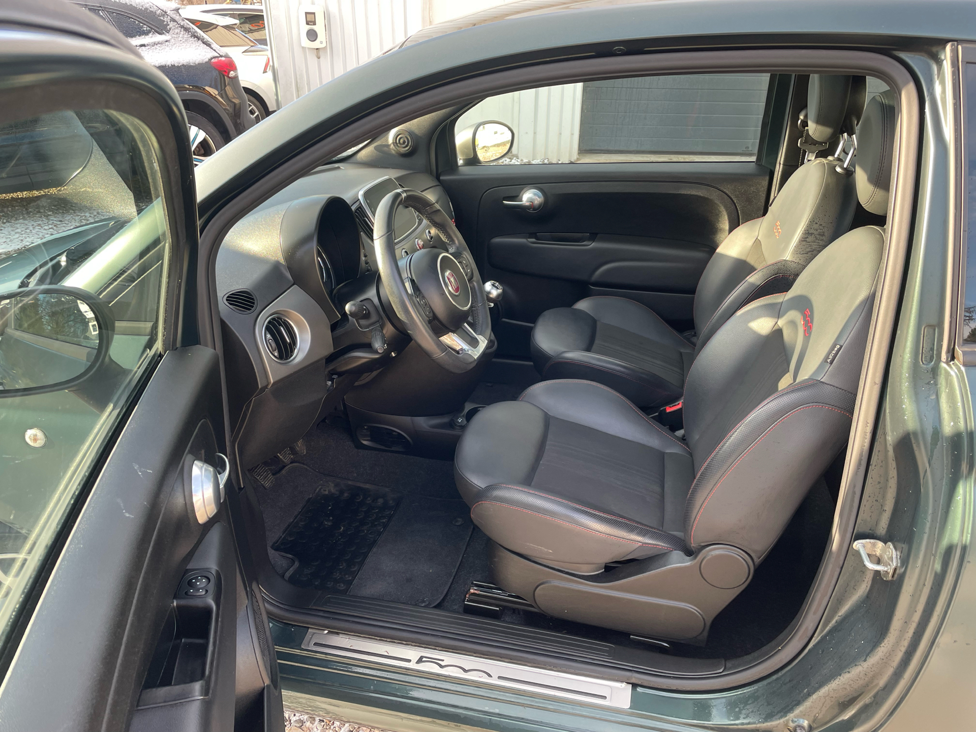 Grøn Fiat 500 fra 2021