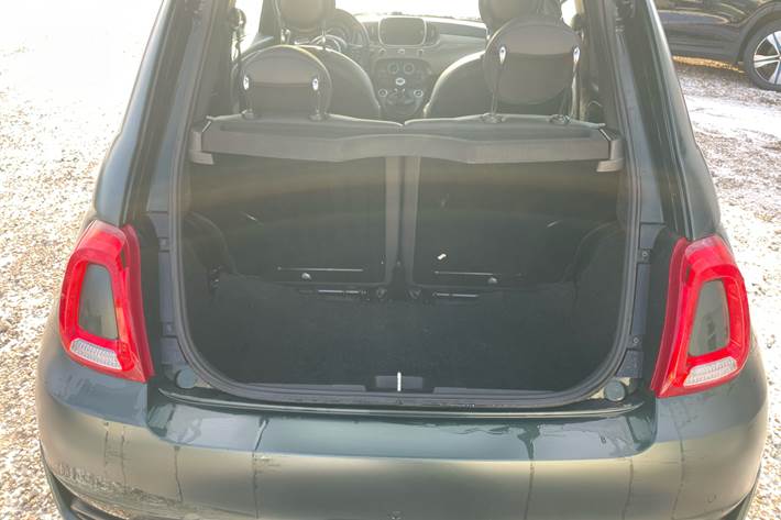 Grøn Fiat 500 fra 2021