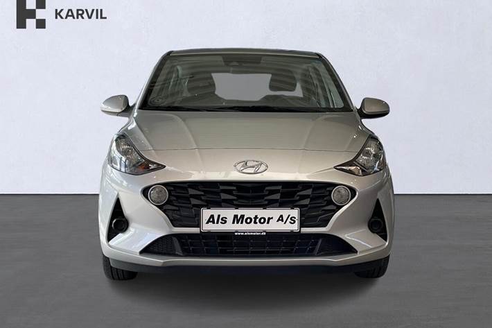 Sølv Hyundai i10 fra 2023