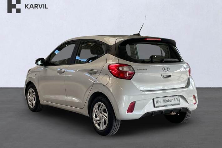 Sølv Hyundai i10 fra 2023