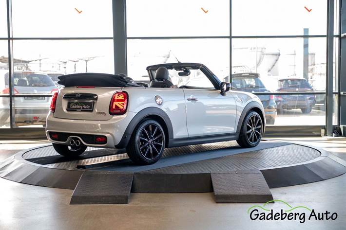 Sølv Mini Cooper S fra 2021