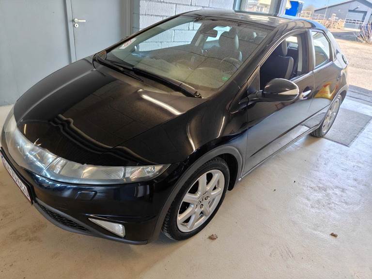 Honda Civic 1,8 Executive