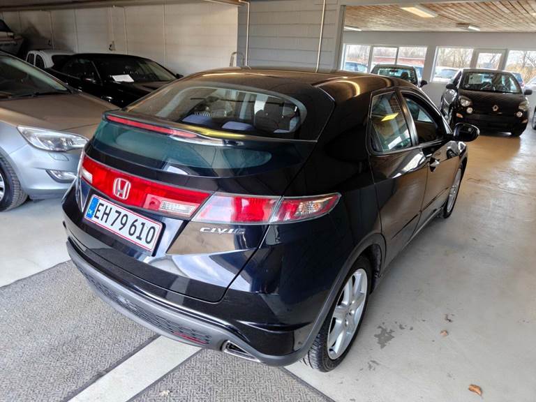 Honda Civic 1,8 Executive