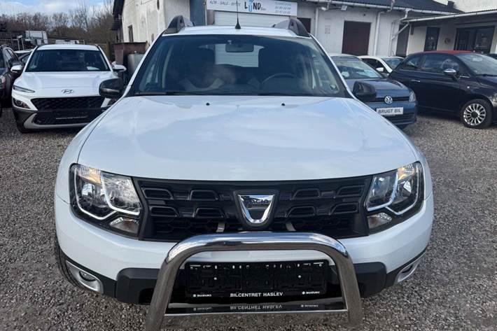Hvid Dacia Duster fra 2017