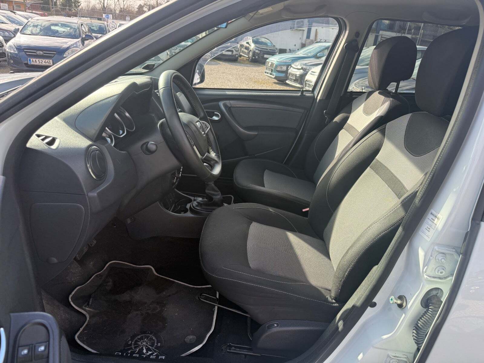 Hvid Dacia Duster fra 2017