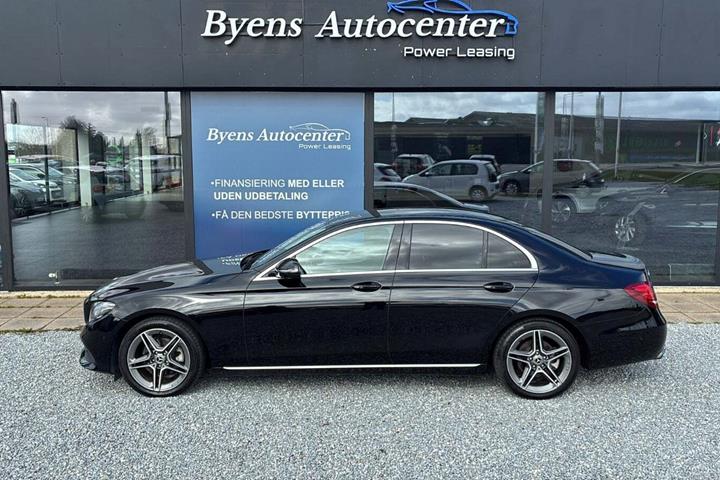 Sort Mercedes E220 d fra 2017