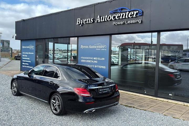 Sort Mercedes E220 d fra 2017