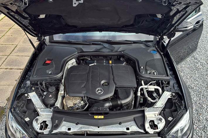 Sort Mercedes E220 d fra 2017