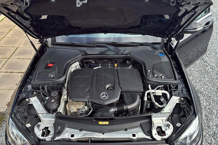 Sort Mercedes E220 d fra 2017