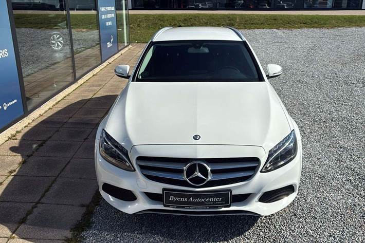 Hvid Mercedes E350 e fra 2016