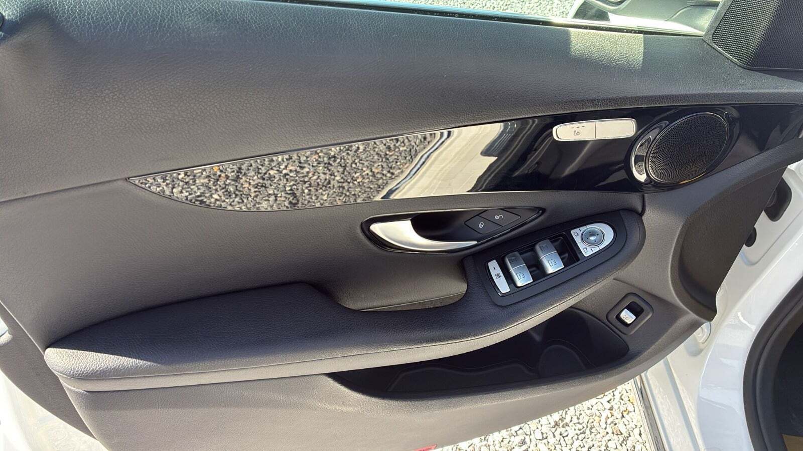 Hvid Mercedes E350 e fra 2016