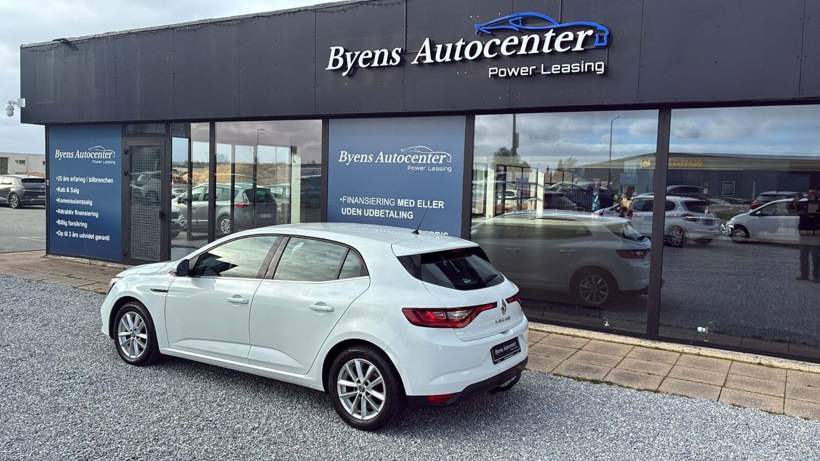 Hvid Renault Megane IV fra 2016