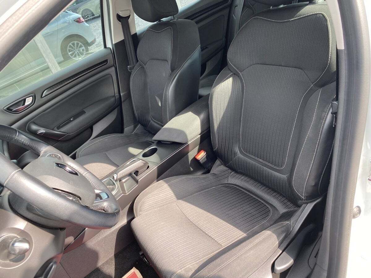 Hvid Renault Megane IV fra 2016