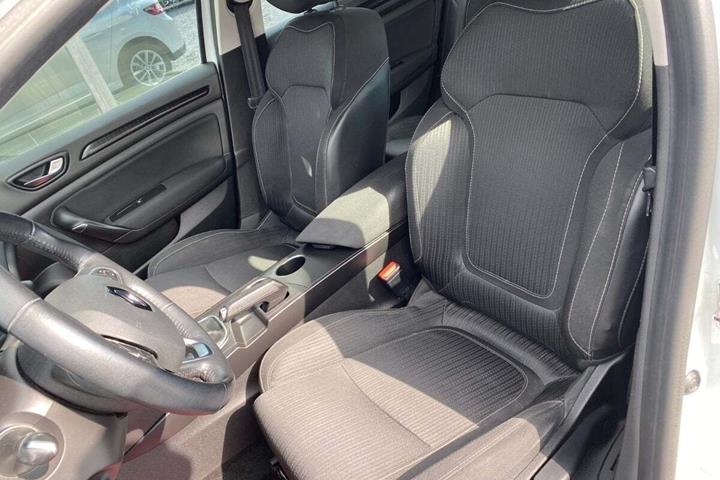 Hvid Renault Megane IV fra 2016