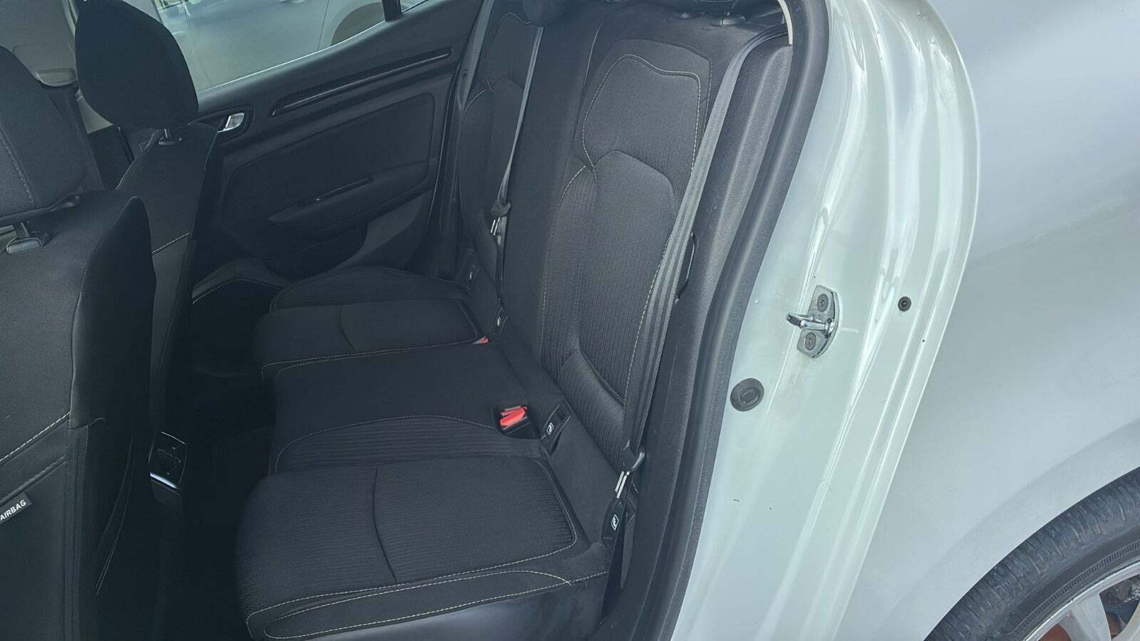 Hvid Renault Megane IV fra 2016