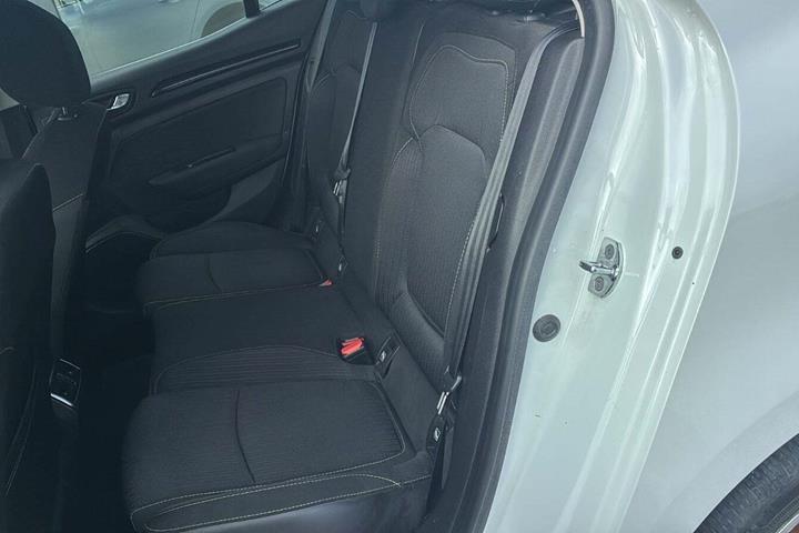 Hvid Renault Megane IV fra 2016