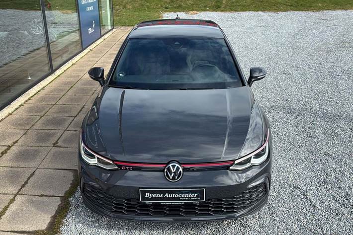 Gul VW Golf VIII fra 2021