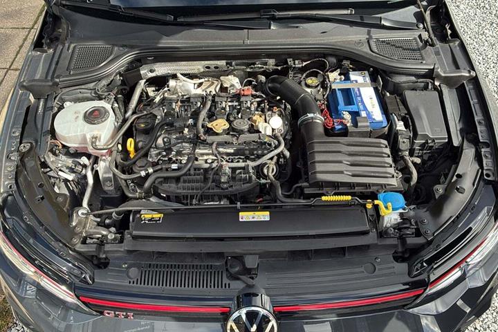 Gul VW Golf VIII fra 2021