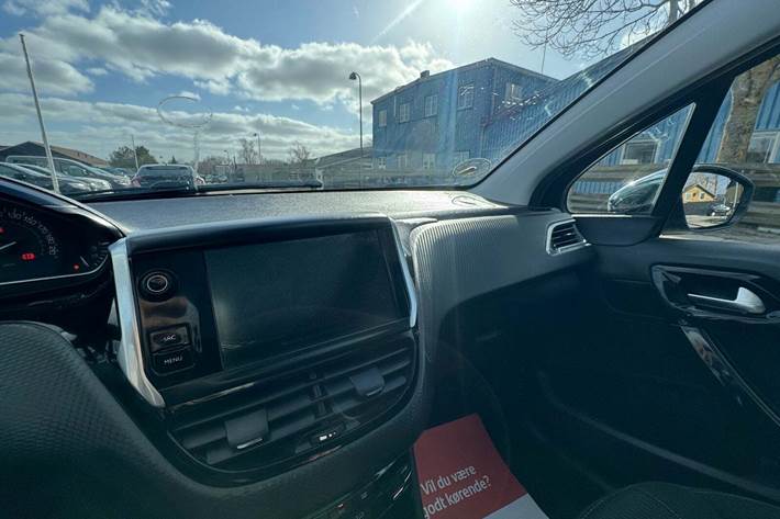 undefined Peugeot 208 fra 2017