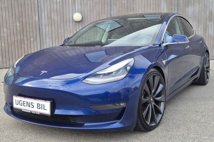 undefined Tesla Model 3 fra 2020 set udefra