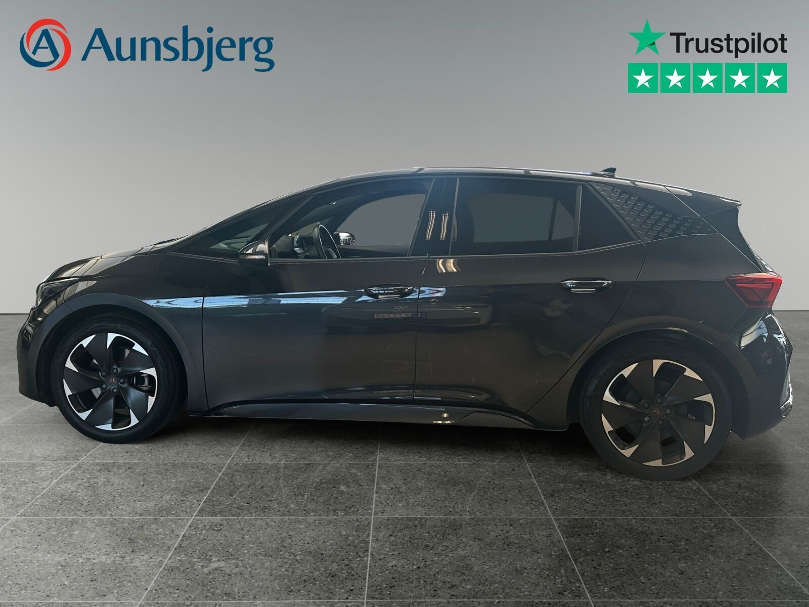 Grå Cupra Born fra 2023