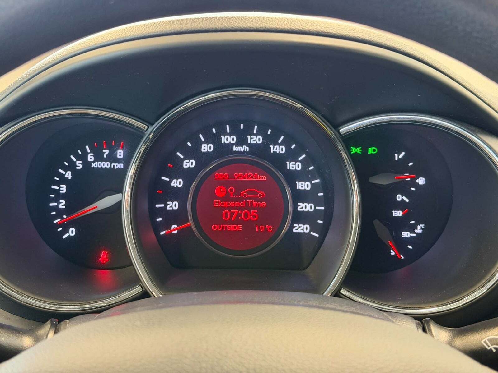 Grå Kia Rio fra 2015