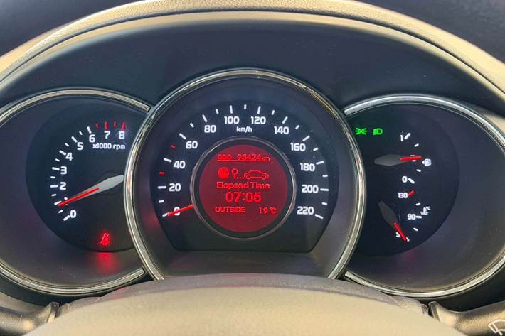 Grå Kia Rio fra 2015