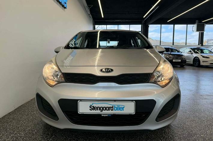 Sølv Kia Rio fra 2013