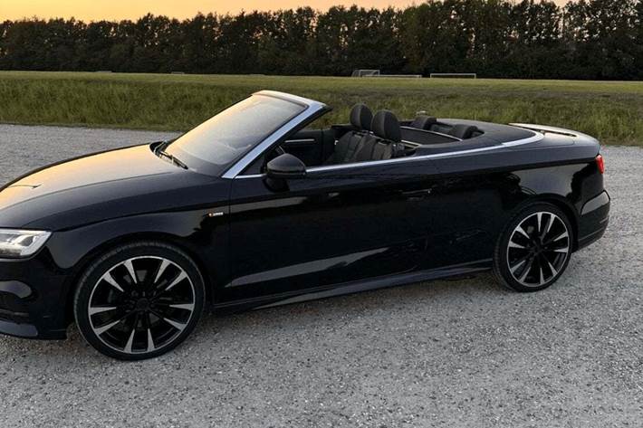 Sort Audi A3 fra 2020 set udefra