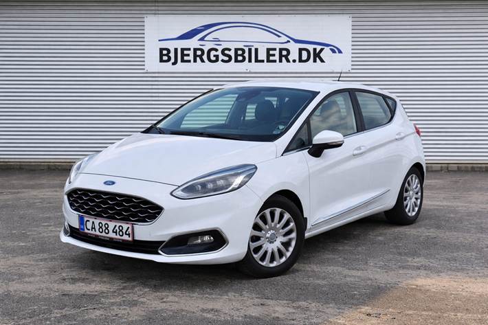 Hvid Ford Fiesta fra 2018 set udefra