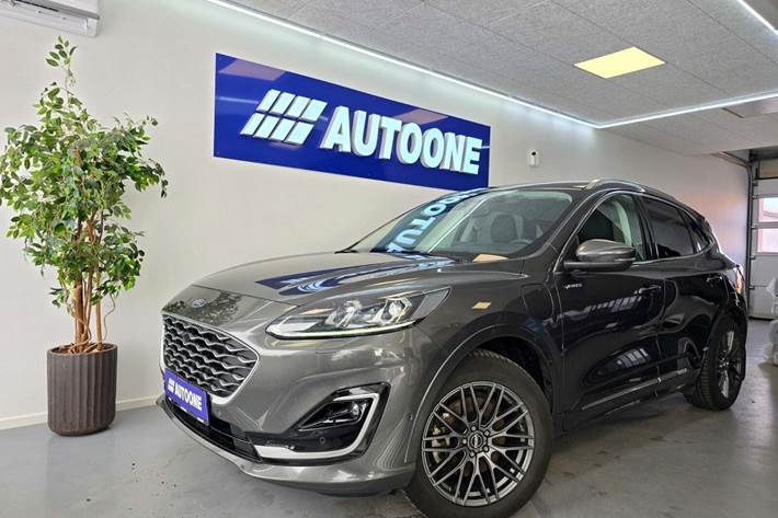 Grå Ford Kuga fra 2020