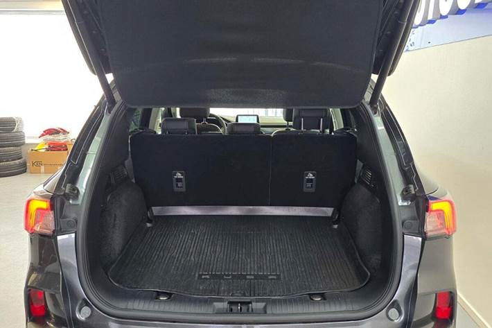 Grå Ford Kuga fra 2020