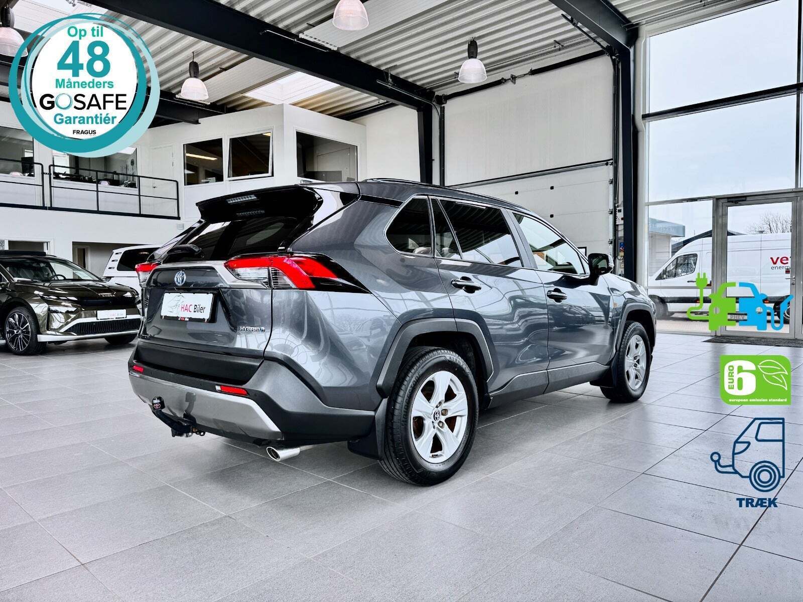 Grå Toyota RAV4 fra 2020