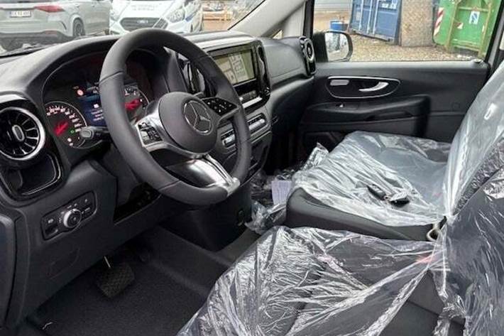 Sort Mercedes Vito 119 fra 2026
