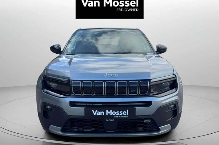 Grå Jeep Avenger fra 2023