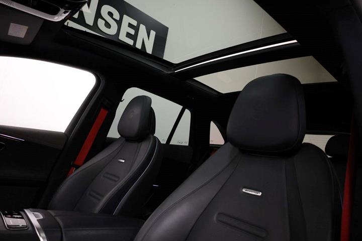 Grå Mercedes EQE43 SUV fra 2023 set indefra