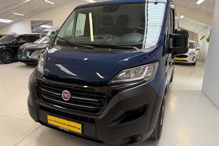 Blå Fiat Ducato 35 fra 2020