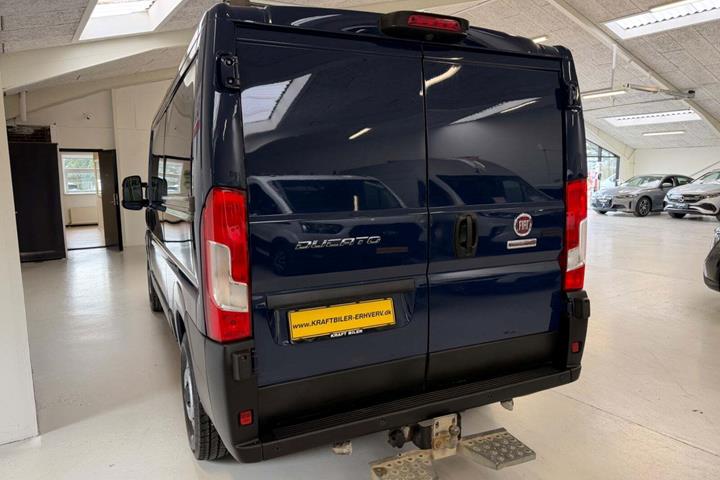 Blå Fiat Ducato 35 fra 2020