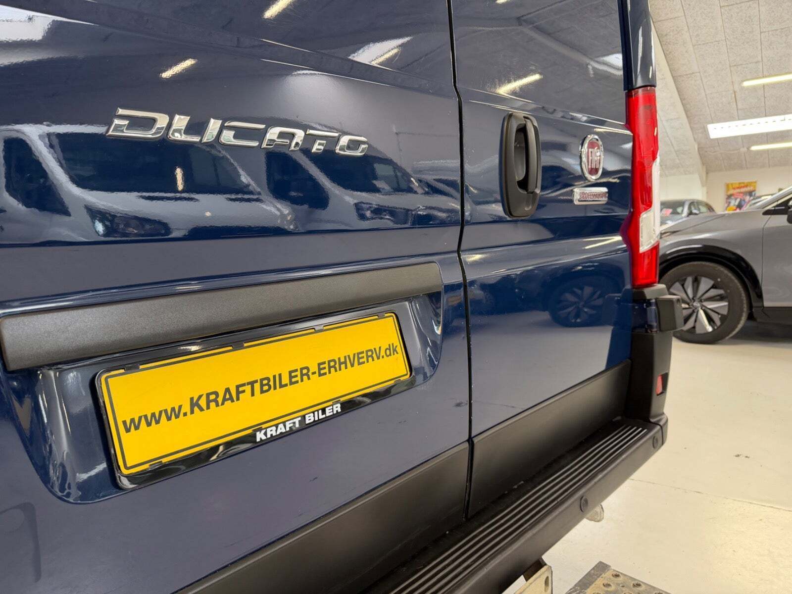 Blå Fiat Ducato 35 fra 2020
