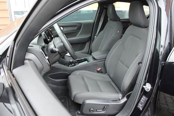 Sort Volvo C40 fra 2023